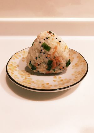 ❁鮭フレと青葱と胡椒のおむすび❁-レシピのメイン写真