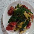 ウインナーとズッキーニの皮で簡単炒め☆