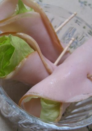レタスをハムで巻いただけ~★-レシピのメイン写真