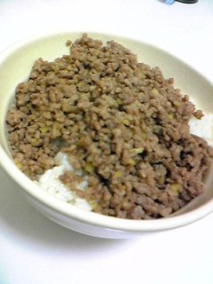 超簡単♪けどとってもおいしいそぼろ丼★-レシピのメイン写真
