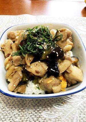 なすと鶏肉の青じそ梅肉だれ風味ふわ卵丼☆-レシピのメイン写真