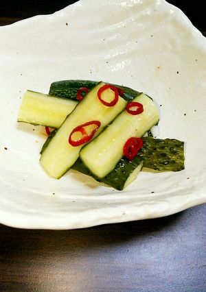 夏にﾋﾟｯﾀﾘ‼ﾆﾝﾆｸきいた胡瓜の浅漬-レシピのメイン写真