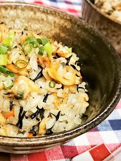 ミネラル豊富!あさりとひじきの炊込みご飯-レシピのメイン写真