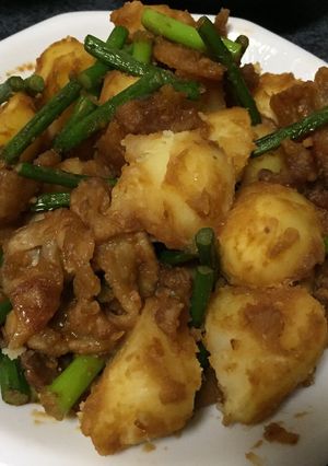 ニンニクの芽とじゃが肉の味噌炒め-レシピのメイン写真