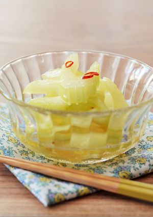 液体塩こうじで作るセロリの浅漬け♪-レシピのメイン写真