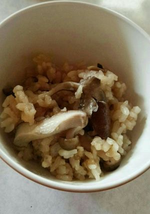 シンプルなきのこ炊き込みご飯-レシピのメイン写真