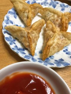 餃子の皮で簡単に☆カレー風味のサモサ-レシピのメイン写真