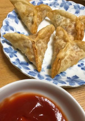 餃子の皮で簡単に☆カレー風味のサモサ-レシピのメイン写真