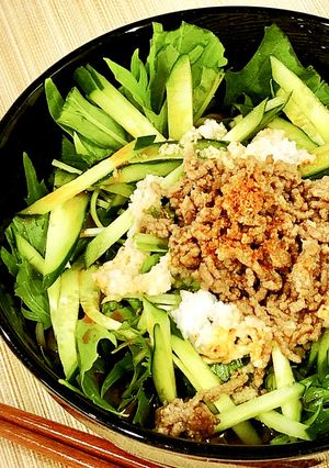 冷しラーメン＊とろろとそぼろ味噌ラーメン-レシピのメイン写真