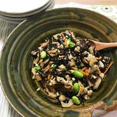 รูปของ セブン風、お豆腐とひじきの煮物〜再現
