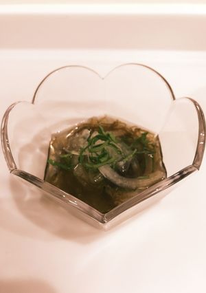 ❁もずく酢に玉ねぎと大葉トッピング❁-レシピのメイン写真