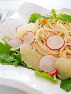 ハーブとグレープフルーツ大人の冷製パスタ-レシピのメイン写真