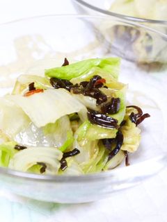 レタス大量消費!レンジで簡単レタス塩昆布-レシピのメイン写真