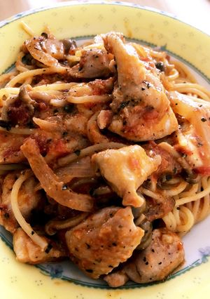 余ったトマト煮でバジルトマトパスタ-レシピのメイン写真