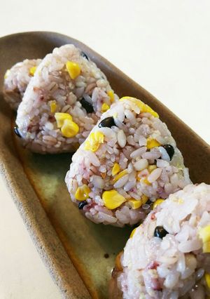 とうもろこしのおむすび(雑穀米)-レシピのメイン写真