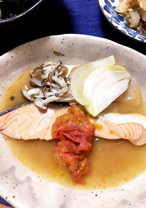 鮭とトマトのフライパン蒸し-レシピのメイン写真
