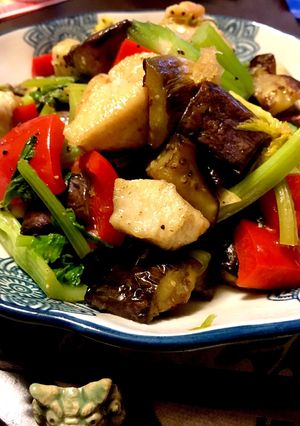 鶏胸肉とナスとセロリのナンプラー炒め-レシピのメイン写真
