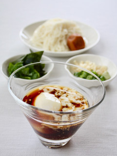 我が家の定番【温玉素麺】そうめん-レシピのメイン写真