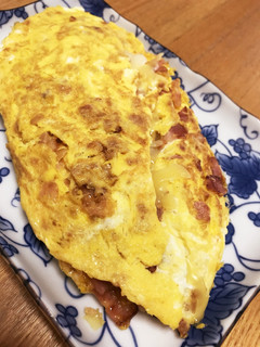 コクうま☆納豆とベーコンのチーズオムレツ-レシピのメイン写真