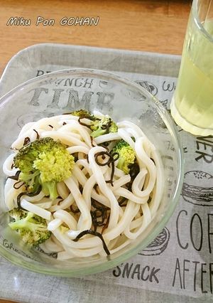 ブロッコリーと塩昆布のレンチンうどん-レシピのメイン写真