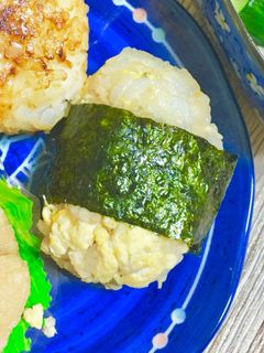 簡単♪軽食おにぎり鶏そぼろ玉子-レシピのメイン写真