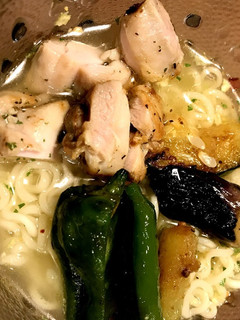 チキンと夏野菜のバジル風味冷やしラーメン-レシピのメイン写真