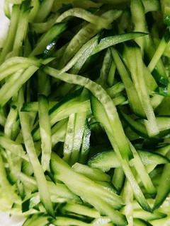 簡単!冷やし中華に♪きゅうりの千切り!-レシピのメイン写真