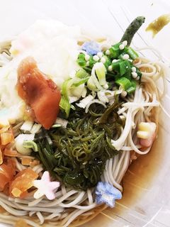 さっぱりとろろめかぶ梅冷やし蕎麦-レシピのメイン写真