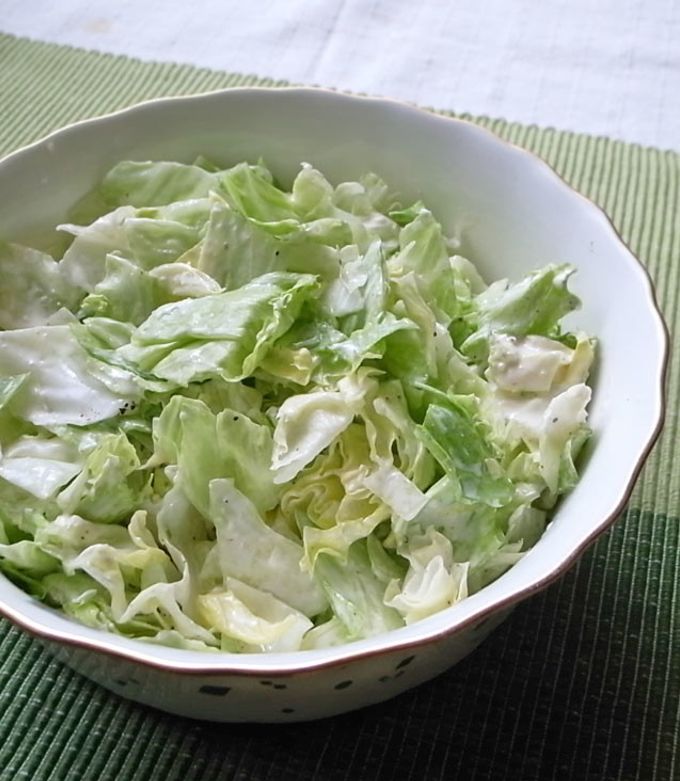 濃厚シーザードレdeもりもりレタスサラダ by moj 【クックパッド