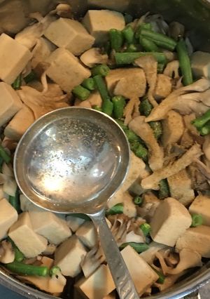 高野豆腐と舞茸とインゲンの胡麻だれ山椒煮-レシピのメイン写真