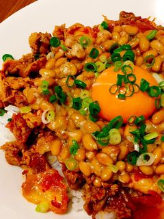 豚キムチ納豆丼-レシピのメイン写真