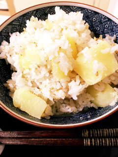 じゃがいもと白ごまの炊き込みご飯-レシピのメイン写真
