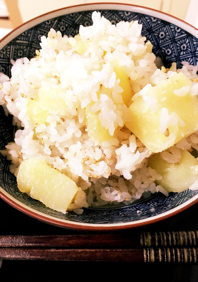 じゃがいもと白ごまの炊き込みご飯-レシピのメイン写真