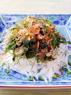 新玉ねぎと桜えびとわかめの春サラダ-レシピのメイン写真