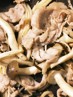 豚肉ときのこの塩昆布炒め-レシピのメイン写真