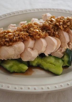 たたききゅうりと蒸し鶏のねぎソースがけ-レシピのメイン写真