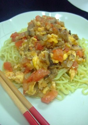 すし酢でさっぱり♪中華風トマ玉やきそば-レシピのメイン写真