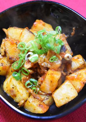 長芋と豚ばら肉のトマトソース焼き-レシピのメイン写真