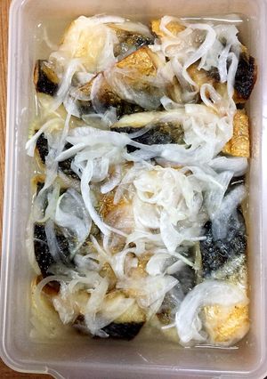 冷凍玉ねぎと塩サバの甘酢漬け-レシピのメイン写真