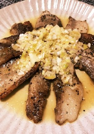カリカリ豚バラ肉とレモンバターネギ塩だれ-レシピのメイン写真