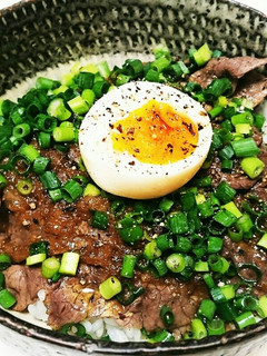 牛薄切り肉で満足ステーキ丼❤-レシピのメイン写真