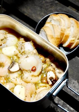 お店の味！エビとホタテのアヒージョ-レシピのメイン写真