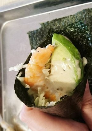 ご飯なし えびアボカド手巻きキャベツ寿司-レシピのメイン写真