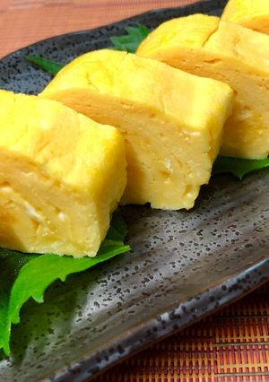 ママのふわふわ色鮮やかな卵焼き-レシピのメイン写真