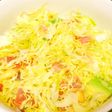 アボカドとマグロとナッツのさっぱりサラダ