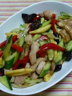 鶏もも肉とキュウリ他の中華風彩り炒め-レシピのメイン写真