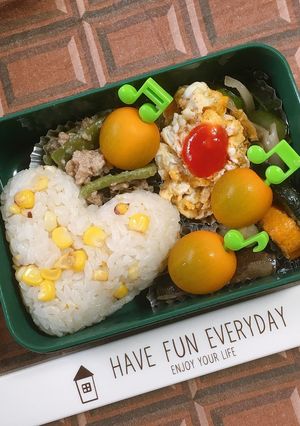コーンご飯でハートのおにぎり弁当-レシピのメイン写真