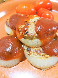 旨みUP!玉ねぎリングで簡単ハンバーグ-レシピのメイン写真