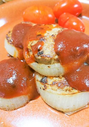 旨みUP！玉ねぎリングで簡単ハンバーグ-レシピのメイン写真