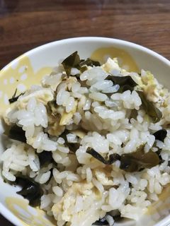 超簡単!ワカメとアサリの炊き込みご飯-レシピのメイン写真